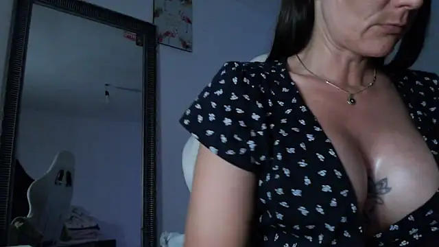 missydiorr10 online show from May 6, 9:31 pm