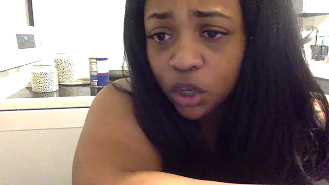 Snapshot of richierichelle chatting on May 21, 1:56 am richierichelle online show from May 21, 1:56 am