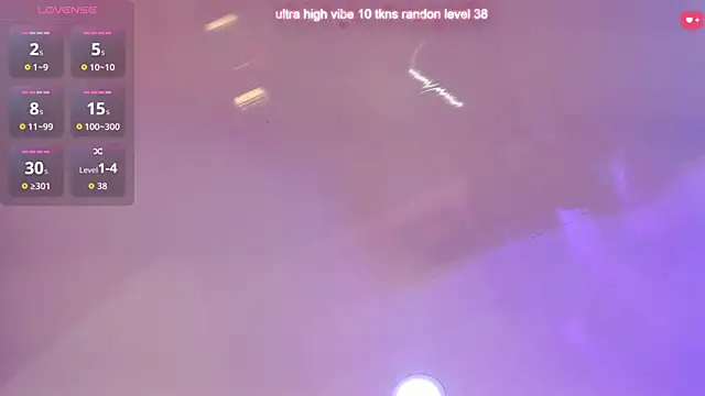 Snapshot of Ariana_west_ chatting on May 4, 12:56 pm Ariana west online show from May 4, 12:56 pm