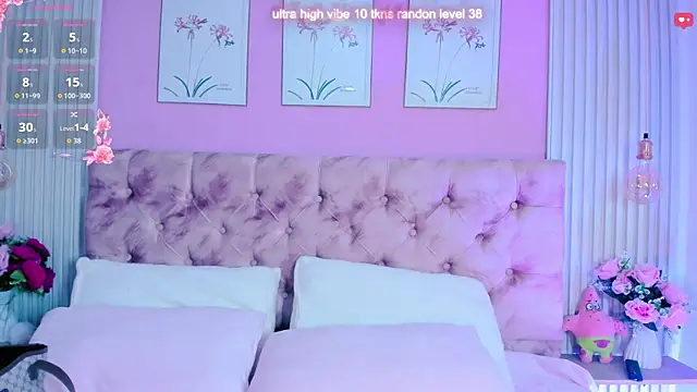Snapshot of Ariana_west_ chatting on May 13, 12:57 pm Ariana west online show from May 13, 12:57 pm