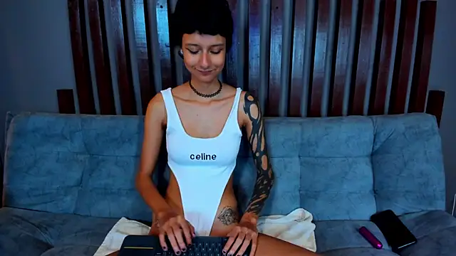 snner-velvet online show from May 10, 1:16 pm