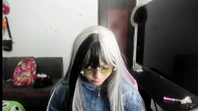 Snapshot of romina23 chatting on May 10, 10:04 pm romina23 online show from May 10, 10:04 pm