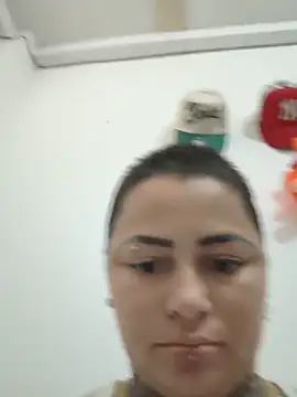 Snapshot of romina23 chatting on May 27, 7:55 pm romina23 online show from May 27, 7:55 pm