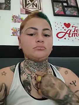 Snapshot of romina23 chatting on June 29, 8:09 pm romina23 online show from June 29, 8:09 pm