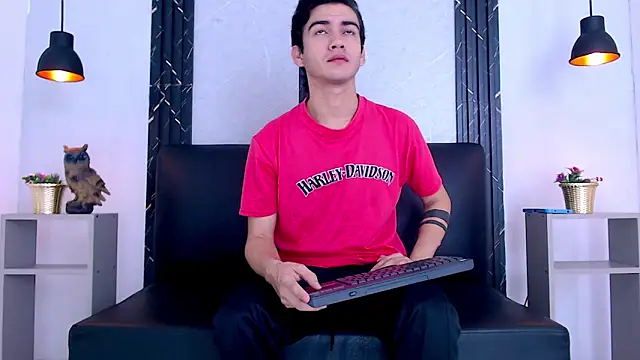 Feiccer Castquer online show from May 14, 11:17 am