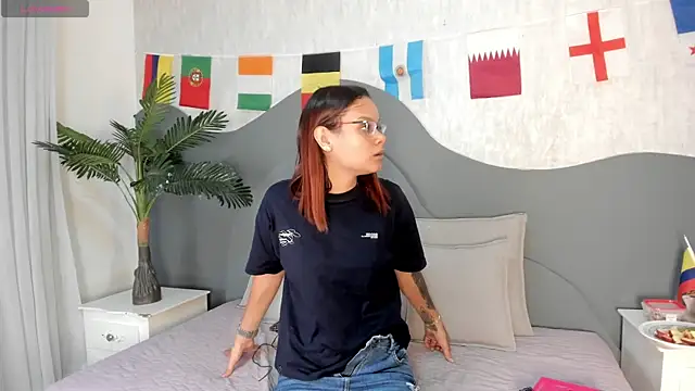 Snapshot of Zafiro_n_amber chatting on July 10, 12:41 pm Zafiro n amber online show from July 10, 12:41 pm