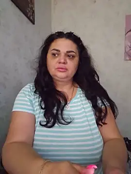 Snapshot of -CUTE-EVVIL- chatting on June 12, 7:02 pm -CUTE-EVVIL- online show from June 12, 7:02 pm