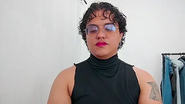 Snapshot of Diane_exotic chatting on April 28, 1:15 am Diane exotic online show from April 28, 1:15 am