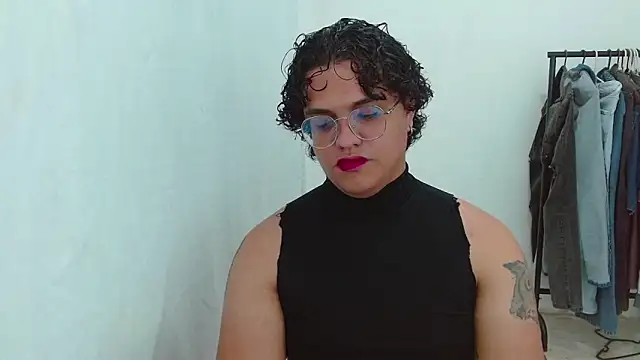 Snapshot of Diane_exotic chatting on May 13, 1:03 am Diane exotic online show from May 13, 1:03 am