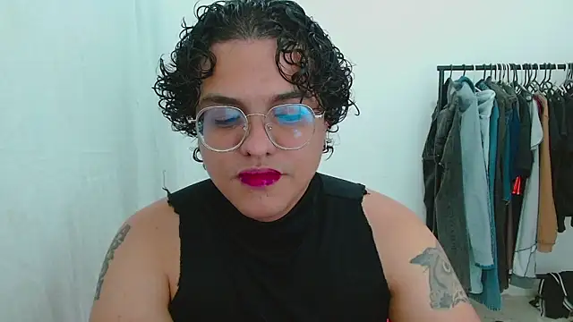 Snapshot of Diane_exotic chatting on May 14, 10:27 pm Diane exotic online show from May 14, 10:27 pm
