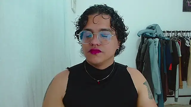 Snapshot of Diane_exotic chatting on May 17, 1:25 am Diane exotic online show from May 17, 1:25 am
