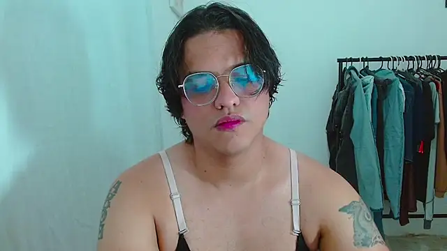 Snapshot of Diane_exotic chatting on May 20, 11:44 pm Diane exotic online show from May 20, 11:44 pm
