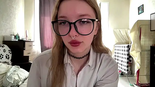 Elinthegreat online show from May 11, 1:17 pm