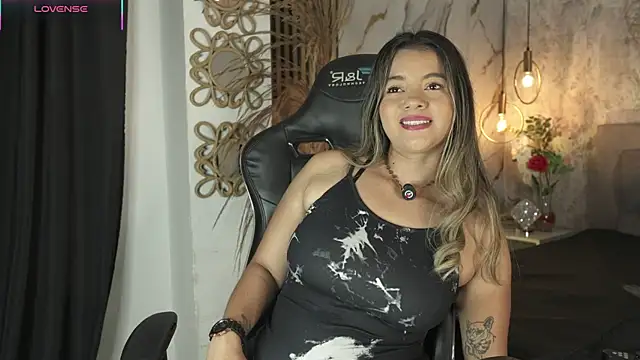 Snapshot of Leidy_2026 chatting on May 15, 12:56 pm Leidy 2026 online show from May 15, 12:56 pm