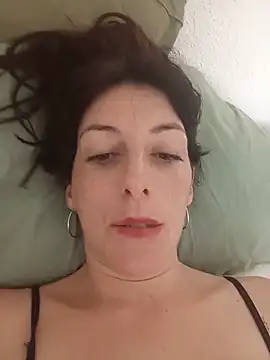 Snapshot of Valeriadolce chatting on May 25, 12:33 pm Valeriadolce online show from May 25, 12:33 pm