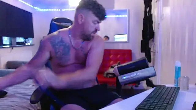 Naughtybihubbyxx online show from July 7, 8:35 pm