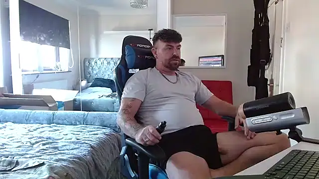 Naughtybihubbyxx online show from July 14, 8:41 am