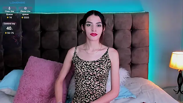 Snapshot of Veronica_Black18 chatting on May 30, 9:34 pm Veronica Black18 online show from May 30, 9:34 pm