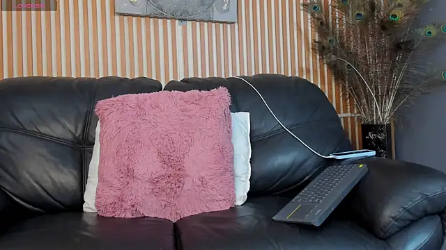 Veronica Black18 online show from July 15, 10:48 pm