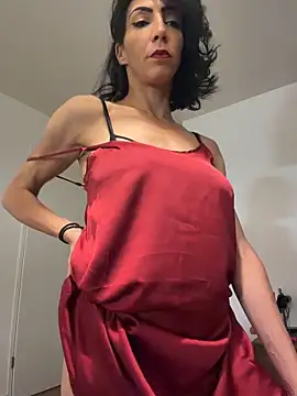 Snapshot of Yasmiinee chatting on May 23, 9:08 pm Yasmiinee online show from May 23, 9:08 pm