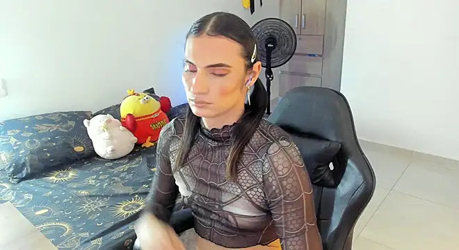  shantallskinny  online show from May 17, 3:59 am