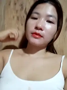 Snapshot of Cum200w chatting on May 3, 12:49 am Cum200w online show from May 3, 12:49 am
