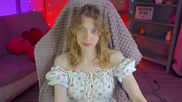 Snapshot of Emily_Cartex chatting on May 23, 5:34 am Emily Cartex online show from May 23, 5:34 am