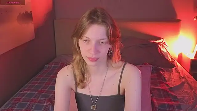 Snapshot of Emily_Cartex chatting on May 25, 5:57 am Emily Cartex online show from May 25, 5:57 am
