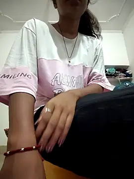 ESHA-LOVE online show from May 5, 11:02 pm