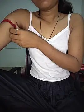 ESHA-LOVE online show from May 19, 11:55 pm