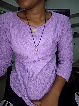 ESHA-LOVE online show from May 21, 5:09 pm
