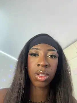 Snapshot of SpicySweetie chatting on May 6, 10:59 pm SpicySweetie online show from May 6, 10:59 pm