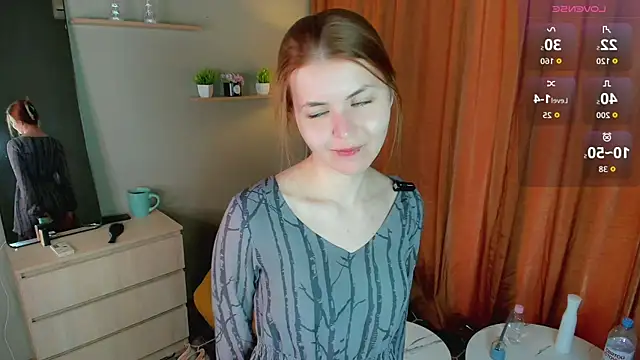 LeyaBloom online show from May 19, 10:21 am