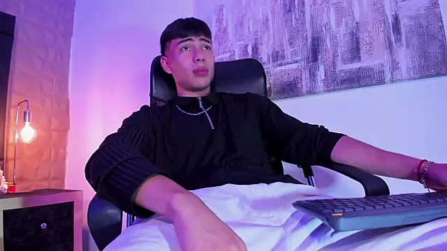 EthanSantori online show from May 10, 7:41 pm