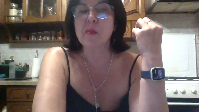 Snapshot of Fiona06 chatting on May 18, 7:09 pm Fiona06 online show from May 18, 7:09 pm