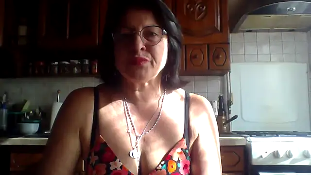 Snapshot of Fiona06 chatting on May 19, 4:52 am Fiona06 online show from May 19, 4:52 am