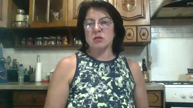Snapshot of Fiona06 chatting on May 19, 5:30 pm Fiona06 online show from May 19, 5:30 pm