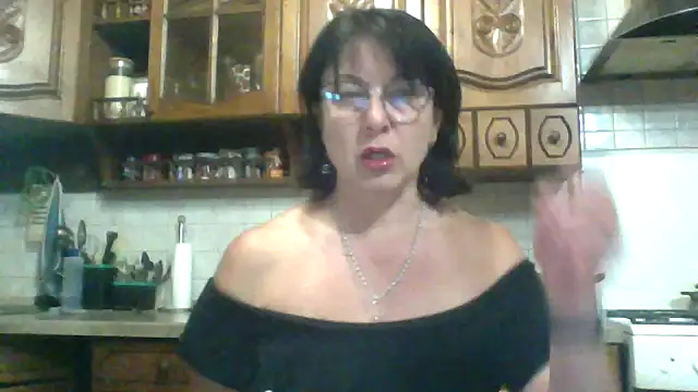 Snapshot of Fiona06 chatting on May 20, 7:20 pm Fiona06 online show from May 20, 7:20 pm