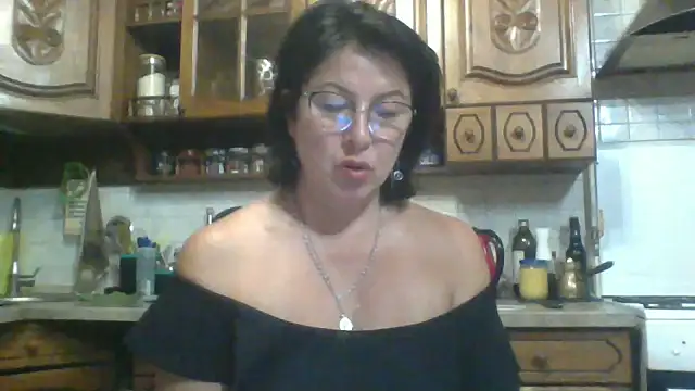 Snapshot of Fiona06 chatting on May 26, 7:21 pm Fiona06 online show from May 26, 7:21 pm