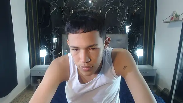 PhillipCox online show from May 28, 7:55 pm