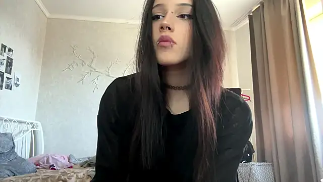 LouisePavlides online show from May 3, 1:50 pm
