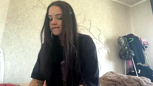 LouisePavlides online show from May 27, 1:30 pm