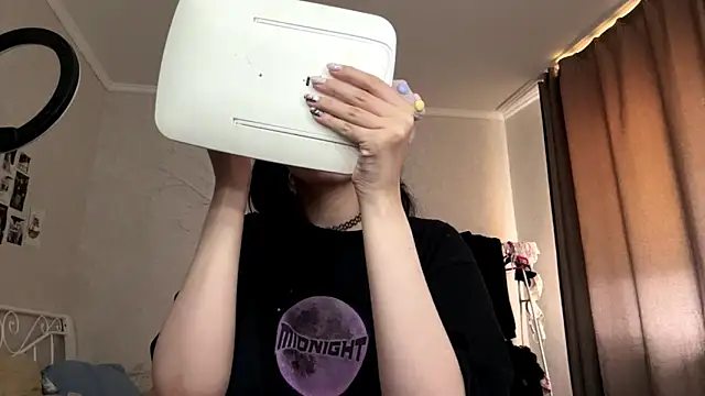 LouisePavlides online show from May 28, 9:06 am