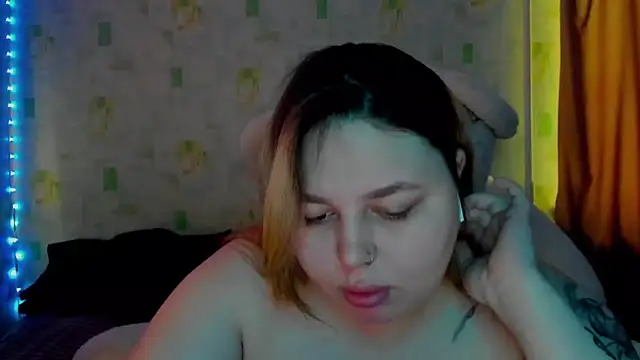LillyHaigh online show from May 13, 6:33 am