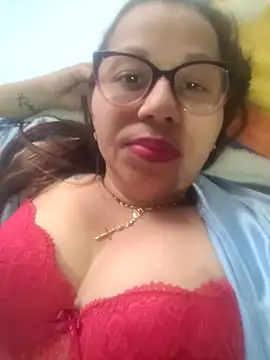 Ladymilf12 online show from May 6, 6:24 pm