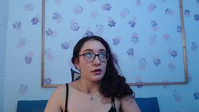 Snapshot of Karol_prescot chatting on May 9, 2:11 pm Karol prescot online show from May 9, 2:11 pm