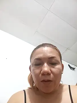 Snapshot of Luna_Morch chatting on May 16, 10:36 am Luna Morch online show from May 16, 10:36 am