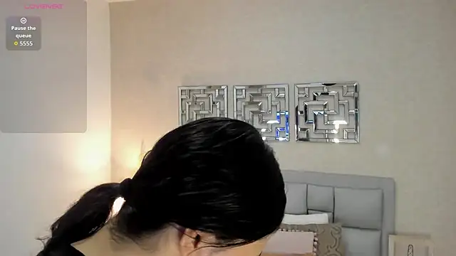 sofia  thompson online show from May 15, 11:56 pm