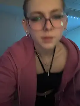 Snapshot of Lina-420 chatting on May 12, 7:33 pm Lina-420 online show from May 12, 7:33 pm