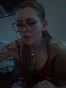 Snapshot of Lina-420 chatting on May 24, 7:41 pm Lina-420 online show from May 24, 7:41 pm
